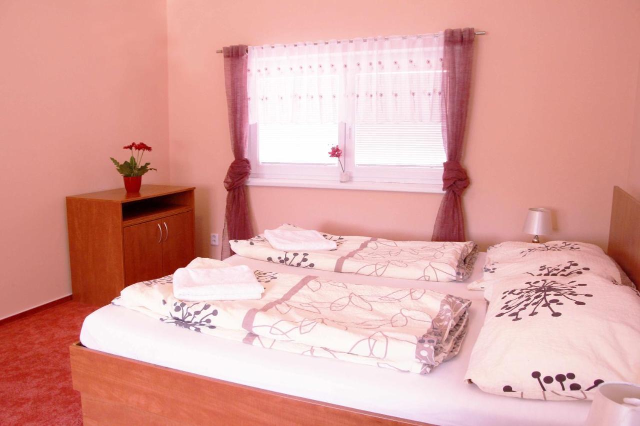 Cerny Kocour Apart Hotel Sarovy المظهر الخارجي الصورة