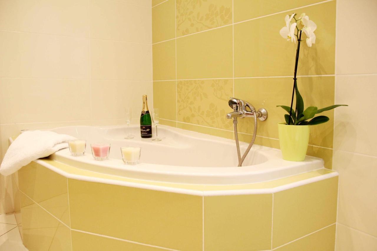 Cerny Kocour Apart Hotel Sarovy المظهر الخارجي الصورة